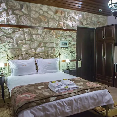 Archontiko Lydia Lithos Орма