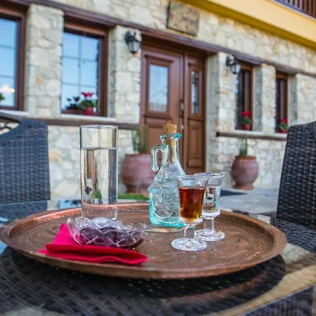 Archontiko Lydia Lithos * Орма